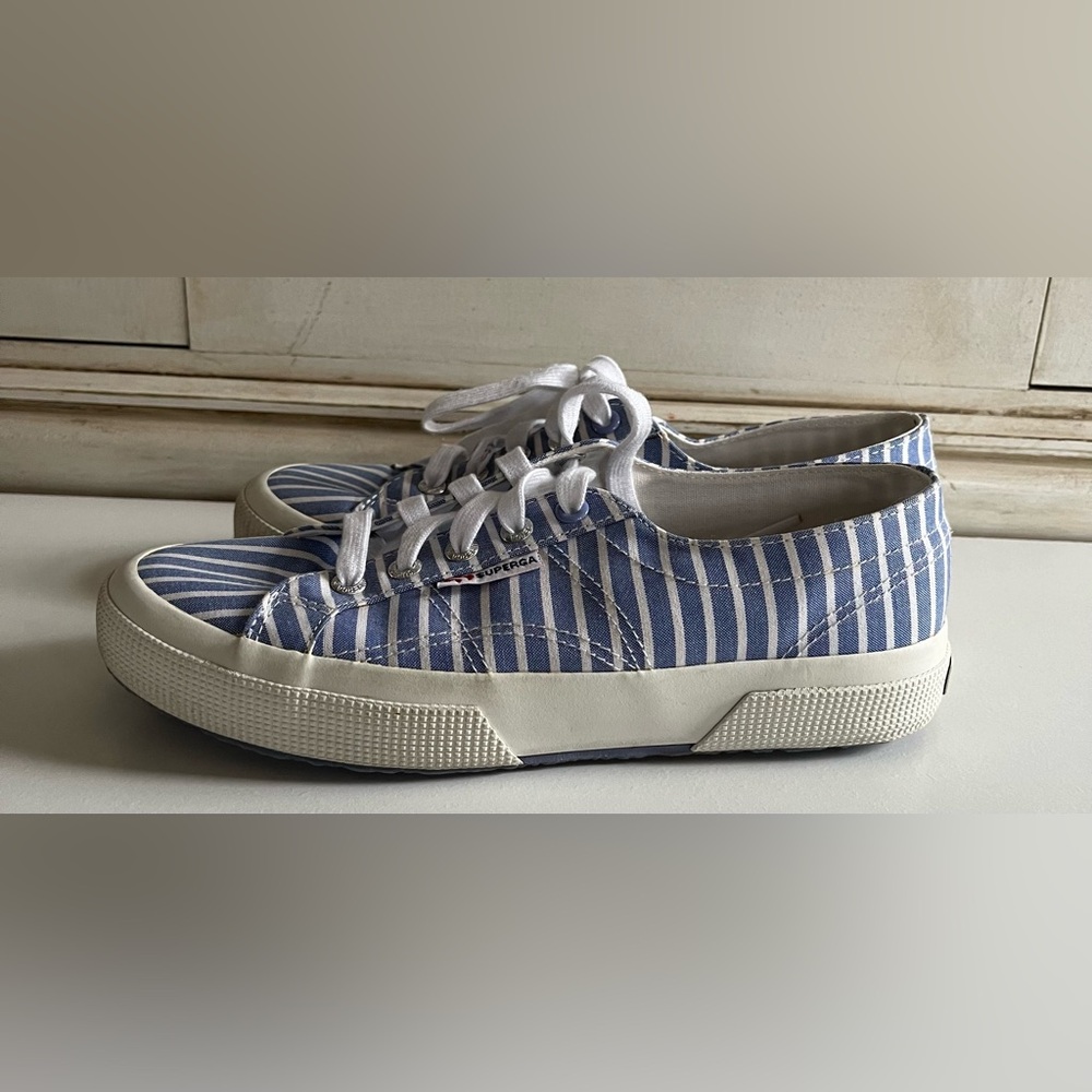 Superga Women's Striped Blue White Canvas Lace Up Sneakers 7.5 Preppy nautical